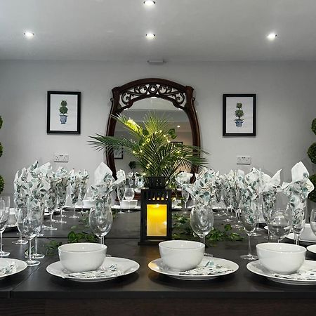 The Cheshire Gathering - Sleeps Up To 30 With Hot Tub Chester Exterior foto